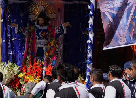 Jesús del Gran Poder y feligreses (Foto: Mediabol)
