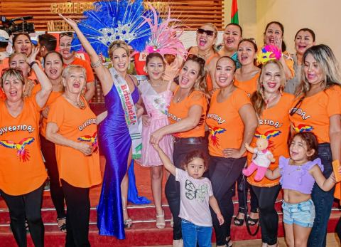 Comparsa coronadora Las Divertidas (Foto: GAMT)