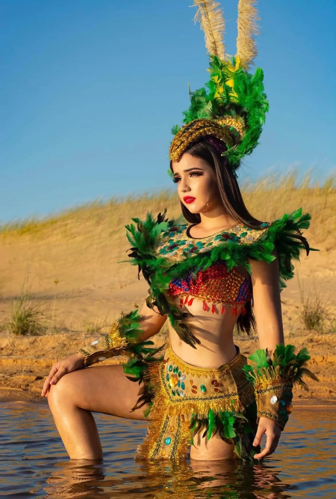 Romina Baldiviezo en traje típico (Foto: GAMM)
