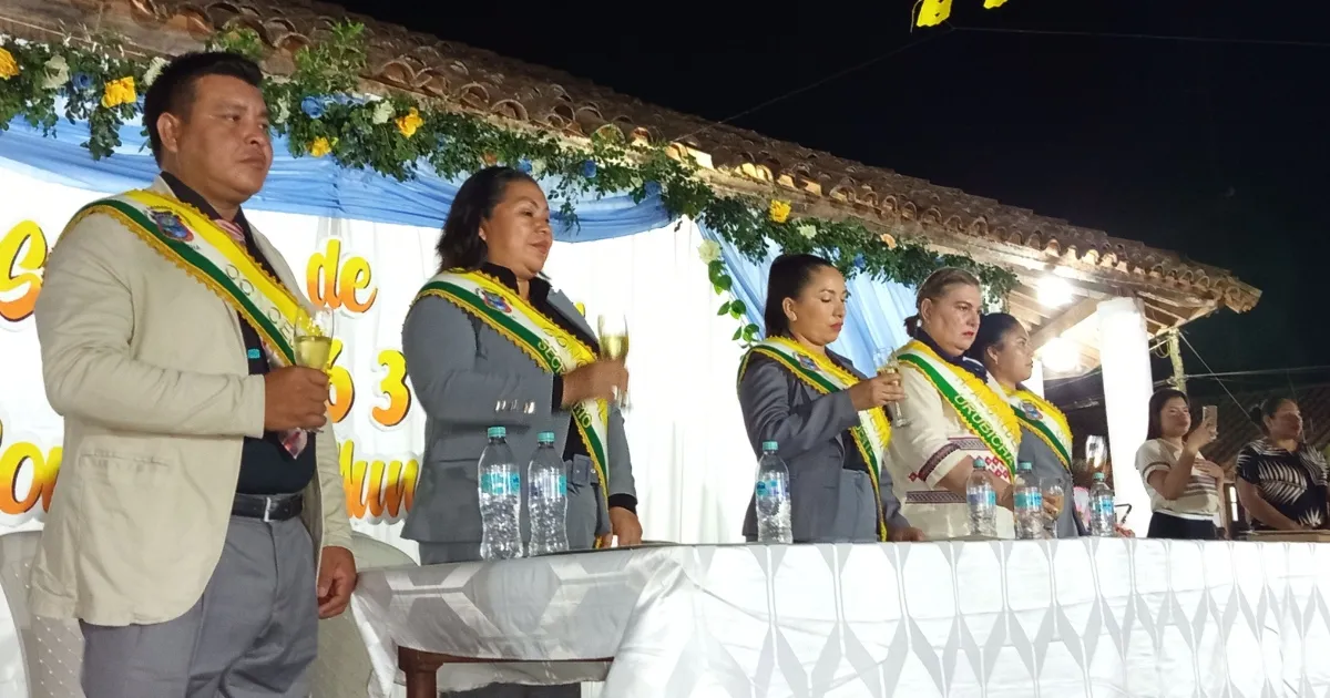 Sesión de honor por aniversario de Urubichá (Foto: Gentileza)