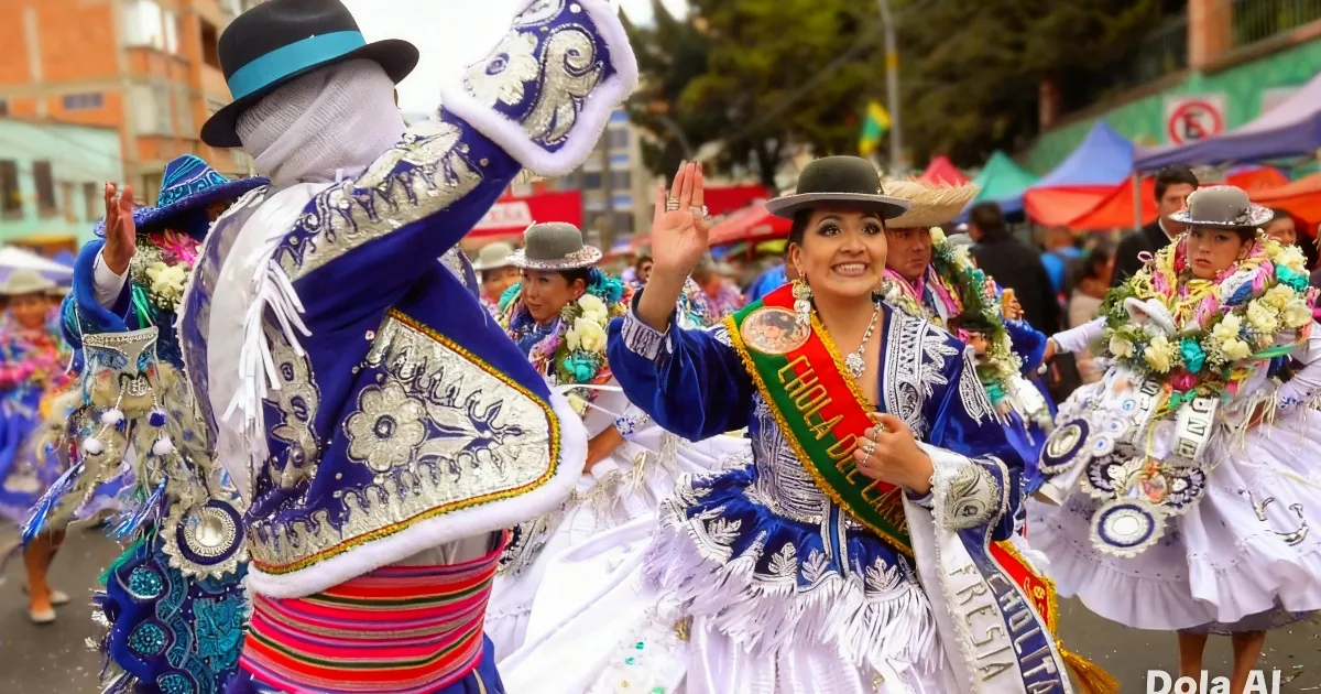 Ch'uta y cholita del Carnaval Paceño 2026 (Foto: Mediabol) 